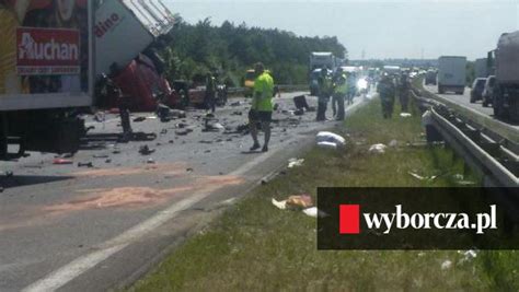 Droga Krajowa Nr Zderzenie Trzech Tir W Dwie Osoby Ranne