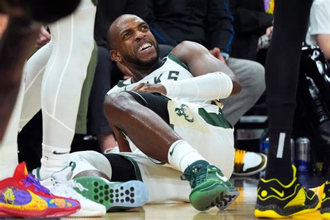 When will Bucks star Khris Middleton return from injury? Here's the ...