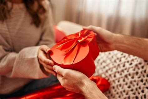 Gifting Orders Surge On Valentines Day In Uae Arabian Business