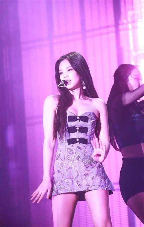 Knet Phát Cuồng Vì Bờ Vai Móc áo” đẹp Khó Tin Của Jennie Blackpink