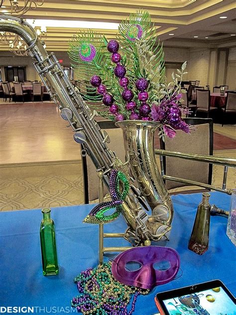 Using Mardi Gras Decorations to Create Colorful Centerpieces | Mardi ...