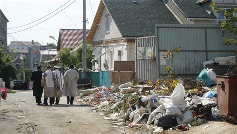 Locals in Uman, Ukraine, scuffle with Jewish pilgrims - Jewish ...