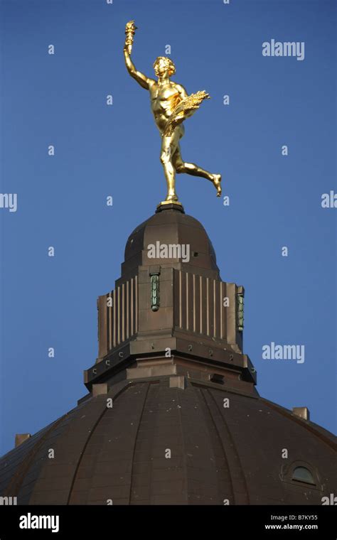 Golden Boy Statue Manitoba Legislative Building Winnipeg Manitoba