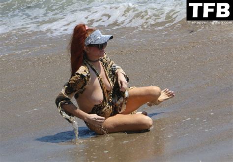 Phoebe Price Flashes Her Nude Boob On The Beach In Malibu Photos