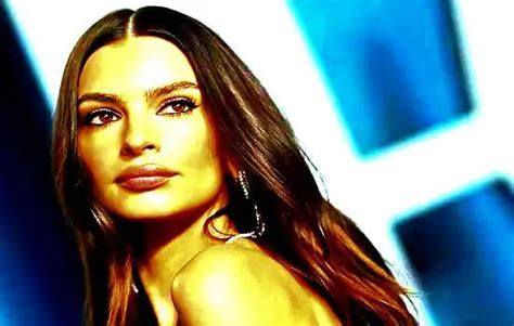 Emily Ratajkowski Exploring Her Net Worth