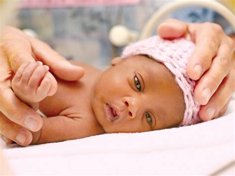 Premature Birth Rates Hit 15 Year Low But Us Still Lags Behind Cbs