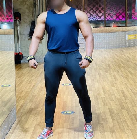 Horny Boy 8 Inch Juicy Cock Male Escort In Mumbai