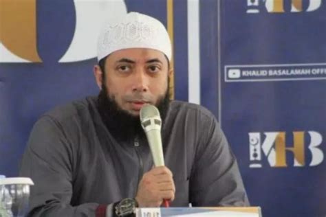 Ustaz Khalid Basalamah Dikecam Usai Sebut Tradisi Sungkem Lebaran Harus