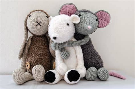 BobbleandBooUK: Feeling the Love for Crochet Toys!