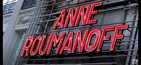 Vidéo Anne Roumanoff dans son nouveau spectacle Tout va presque bien