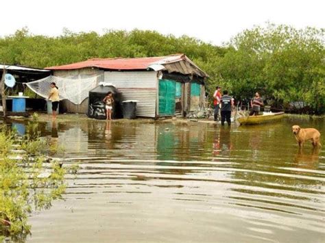 Preparado Protecci N Civil Por Tormenta Tropical Crist Bal