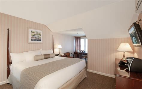 Mackinac Island Lodging | Rooms & Suites | Lake View Hotel