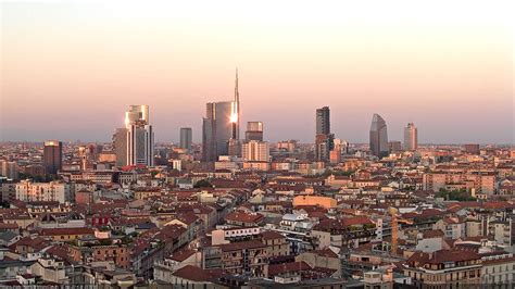 Palazzo Lombardia Dal Belvedere Un Panorama Inedito Di Milano