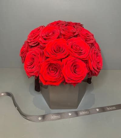 Luxurious Red Naomi Rose Hatbox Buy Online Or Call 01332 293543