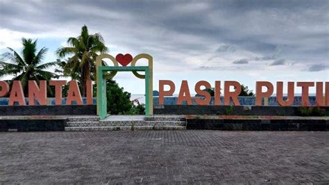 Melihat Keindahan Wisata Pantai Pasir Putih Pulau Tiga Di Bolaang