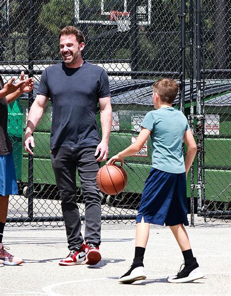 Ben Affleck & son Samuel, 11, play basketball at LA Park: photos – US ...