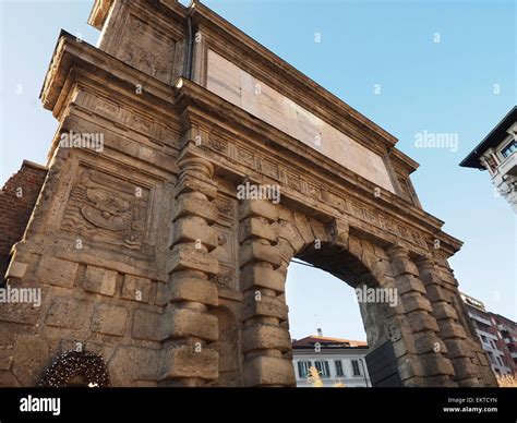 Porta Romana La Puerta Romana La Piazza Medaglie D Oro Square Mil N