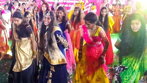 Bathukamma Celebration 2021 Girls Teenmaar Dance Girls Superb Dance