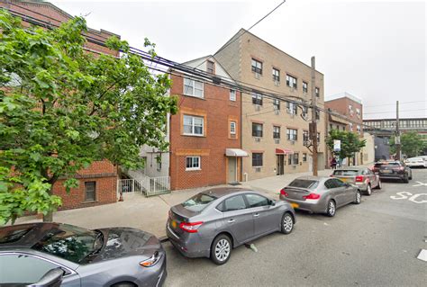 Middletown Pelham Bay traffic is causing delays for local drivers 13