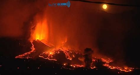 La Palma Volcano Eruption Update 5000 Evacuated Hundreds Of Homes