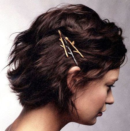 15 Easy Bobby Pin Hairstyles that are Actually Pretty