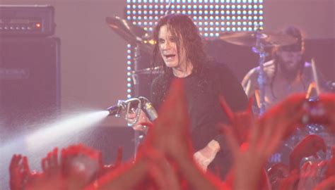 Ozzy Osbourne: His first Parkinson's Symptoms | Kinderkey