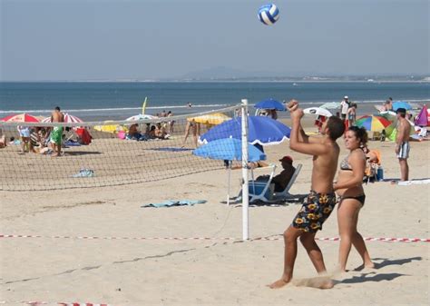 Câmara de VRSA estranha poluição nas praias e vai pedir análise