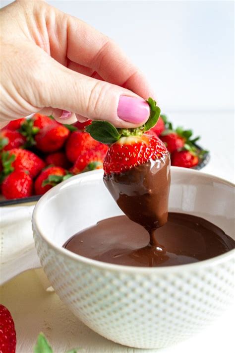 Chocolate Dipped Strawberries | Receita