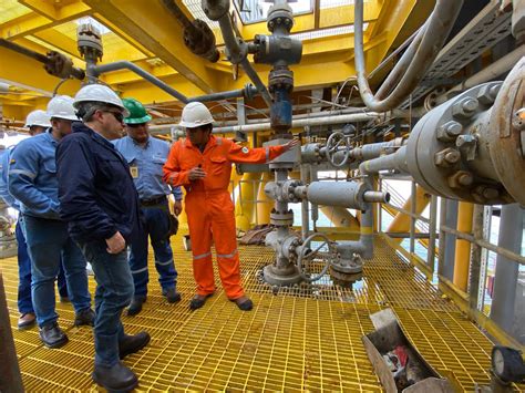 Gerencia de Petroecuador anuncia lanzamiento de licitación del campo