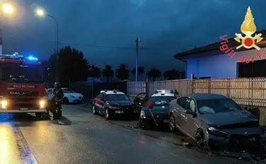 Lamezia Terme Tre Carabinieri Falciati Dall Auto In Corsa Cos