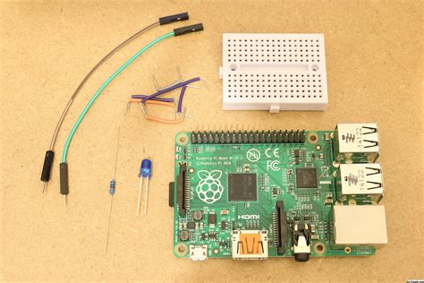 Cara Menggunakan Raspberry Pi S Row Of Gpio Pins Di Papan Melakukan