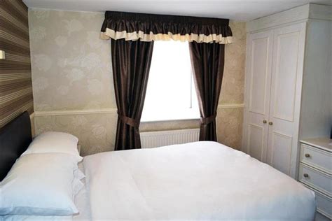 Lyndene Hotel Blackpool - Compare Deals