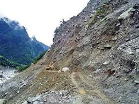 Badrinath Highway Blocked Due To Landslide In Uttarakhand Newstrack English 1