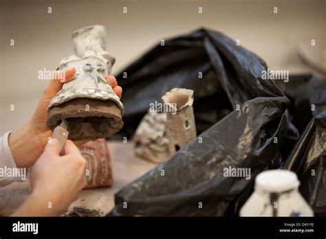 A Ceramics Class At Cardonald College Glasgow Stock Photo Alamy