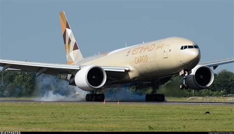 A Ddd Boeing Ffx Etihad Cargo Simon De Rudder Jetphotos