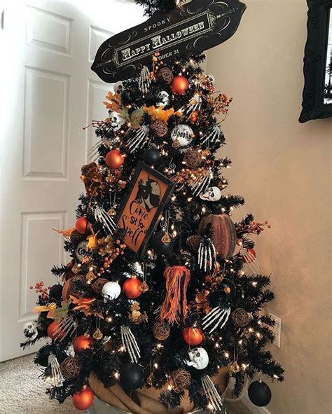 How To Decorate A Halloween Tree For Spooky And Festive Fun Artofit