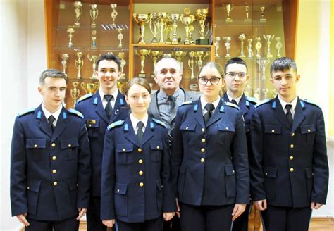 FOTO Trei elevi de la Colegiul Militar din Alba Iulia calificați la