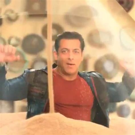 Bigg Boss 13 New Promo Salman Khan Promises Major Tedha Twist This