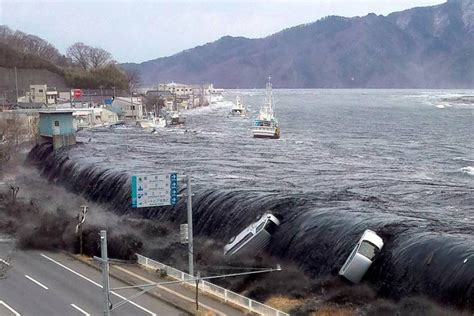 japan-tsunami-wave | God Reports