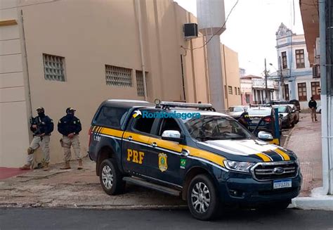 Operação Arinna Prf E Receita Federal Cumprem Mandados Em Rondônia E