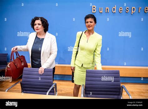 Sahra Wagenknecht Und Amira Mohamed Ali Während Einer Pressekonferenz