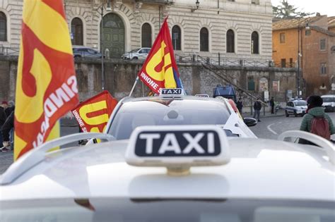 Nuovo Sciopero Dei Taxi Stop Di Due Giorni Il 5 E 6 Giugno Lettera43