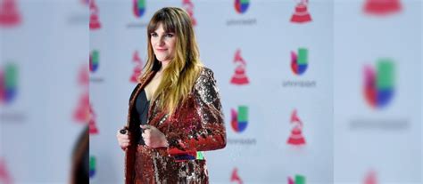 Latin Grammy Rozal N Brilla En La Edici N De Los Latin Grammy Rlm