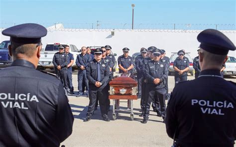 Rinden homenaje de cuerpo presente a policía vial que se quitó la vida