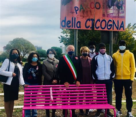 Policoro Una Panchina Rosa Per Ricordare Limportanza Della Prevenzione