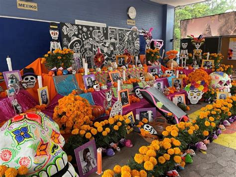 Gran Ofrenda De D A De Muertos En La Primaria Sur Colegio Alem N