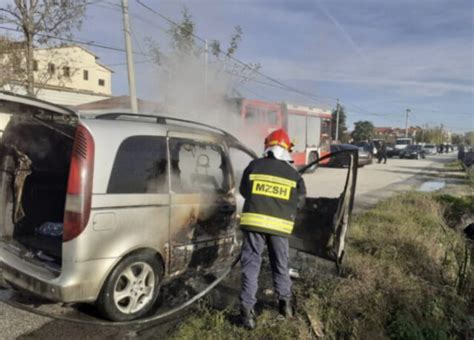 Shkrumbohet nga flakët makina në Fier shpëton shoferi Gazeta Koha Jone