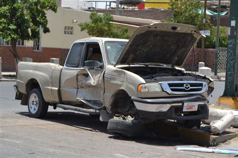 Aparatoso Choque Deja Sólo Daños Materiales El Siglo De Torreón