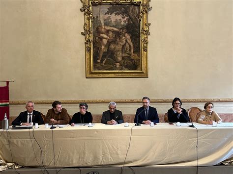 Bologna Nasce Il Comitato Dei Commercianti Di Piazza Aldrovandi