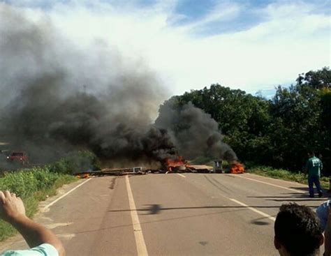 G Moradores Interditam Trecho Da Br Em Protesto Not Cias Em